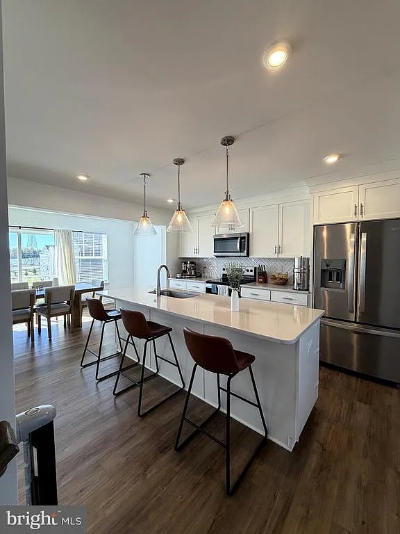 3 bed, 3.5 bath, 2000 sqft, $2,500 — Photo 3