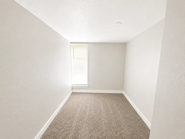 3417 Wabash Ave — Photo 15