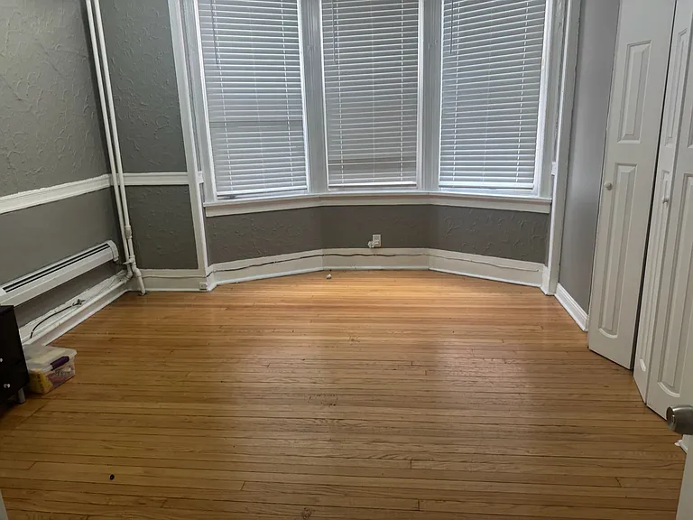 1228 Oak Ave #2S — Photo 5