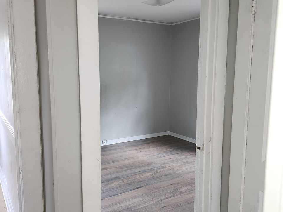 1st image of 812 Blossom St