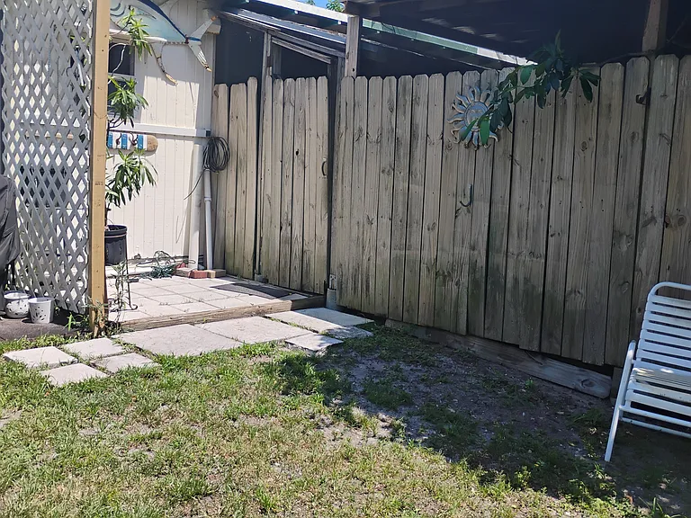 Francis St — Photo 1