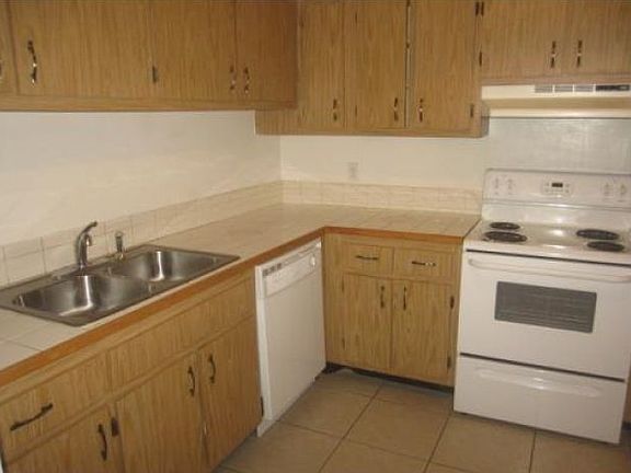 3rd image of 1122 Soria Ave
