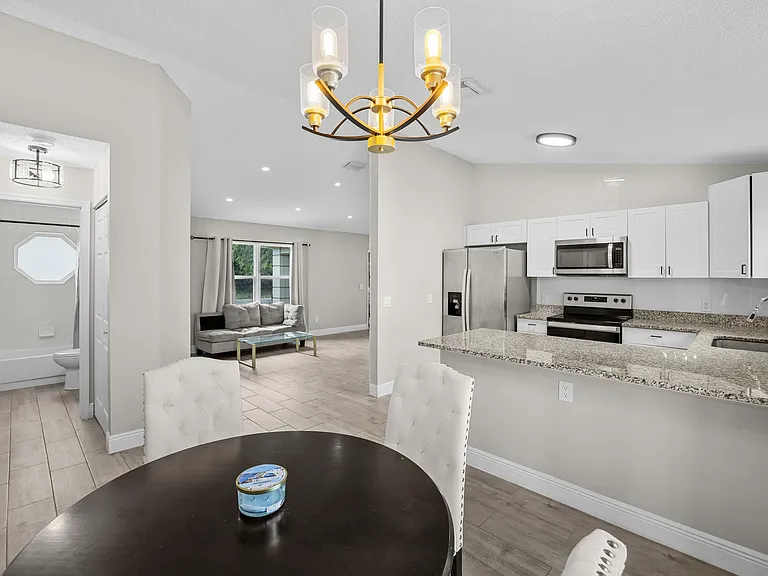 265 SW Dalton Cir — Photo 12