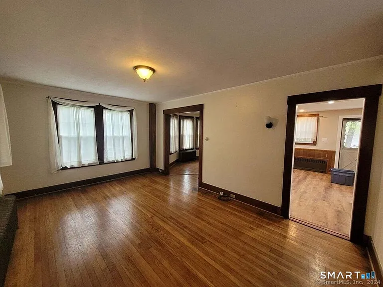 44 S Elm St — Photo 4