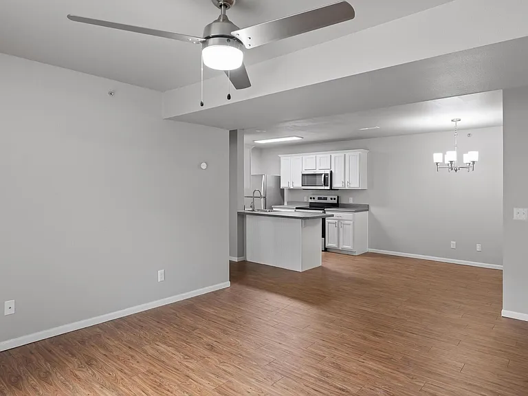 Sherwood Village Apartments — Photo 27