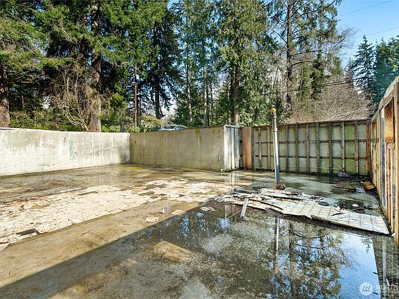 4th image of 307 Fairway Drive