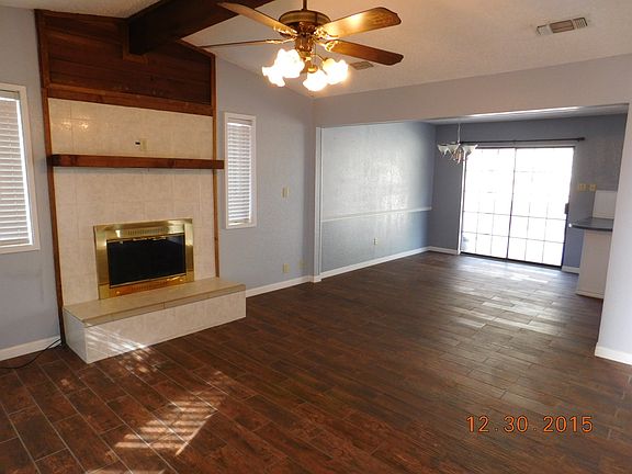 4th image of 2215 Phyllis Dr #1