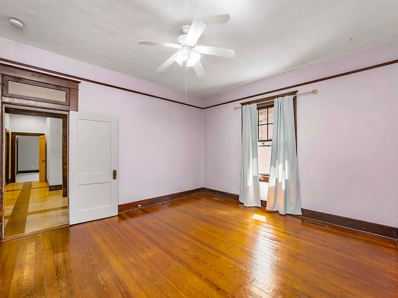 4th image of 217 Rice St