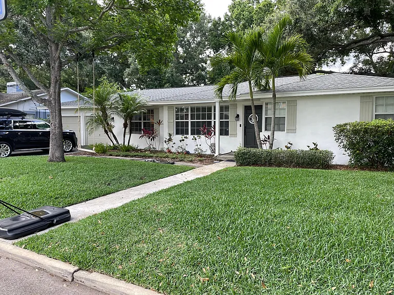 4019 W Leona St — Photo 1
