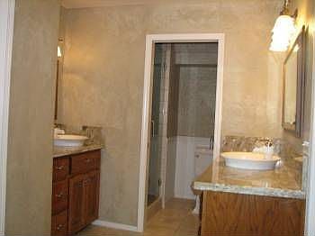 3rd image of 4873 N Lakeview Pl