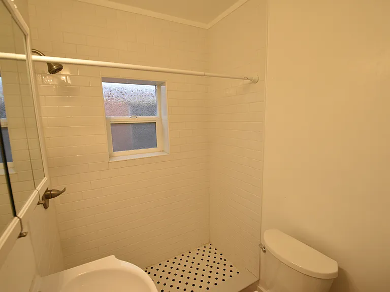 1145 Pennsylvania Ave #2 — Photo 2