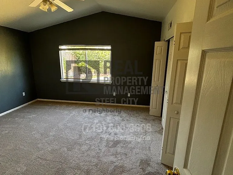 813 Ardath Ln — Photo 18