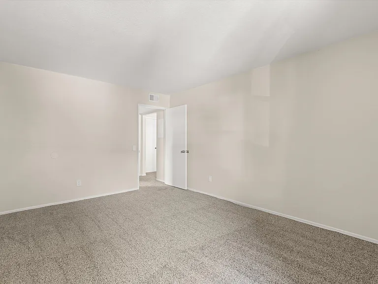 Ironwood Apartments — Photo 35