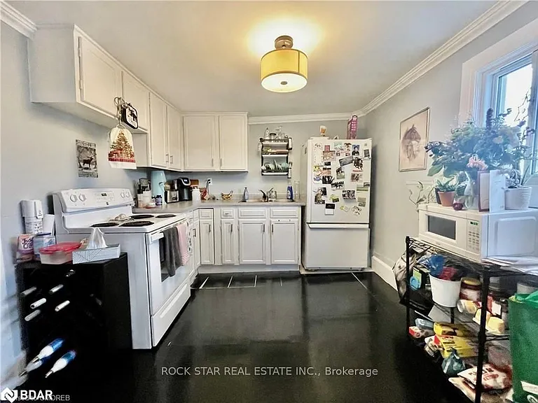 36 Lake St #2 — Photo 2