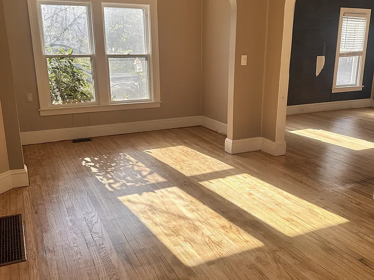 4865 Onondaga Rd — Photo 5