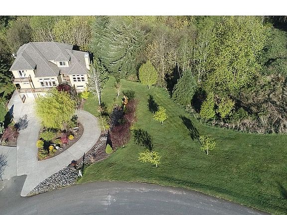 2nd image of 391 Hillsdale Dr