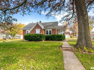 401 14th St, Silvis, IL 61282