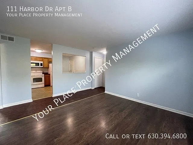 Freshly Painted 2BR, 1BA in Marina Terrace! — Photo 4