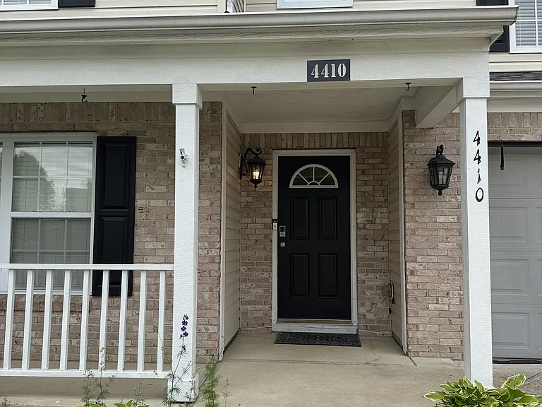 4410 Viva Ln — Photo 3