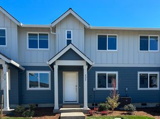 824 Sifuentez Ct, Woodburn, OR 97071