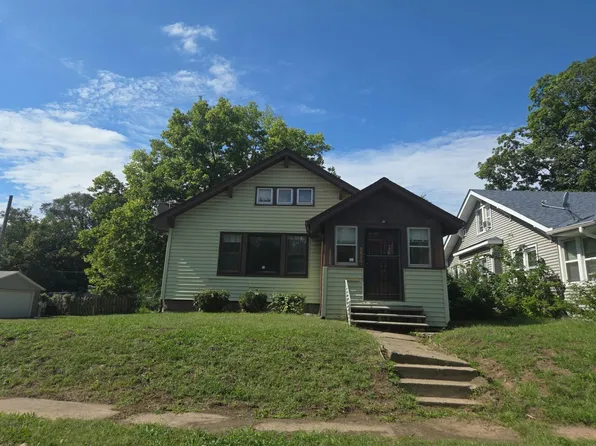 2020 9 1/2 St, Rock Island, IL 61201