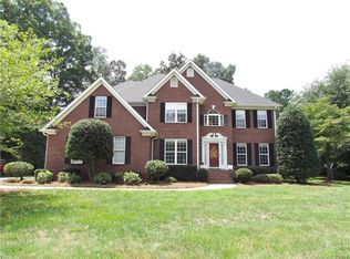 420 Patrick Henry Dr, Lake Wylie, SC 29710
