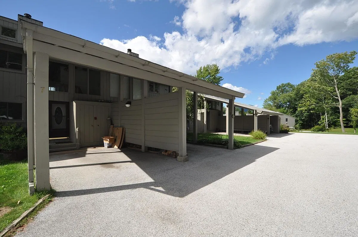 3 bed, 2.0 bath, 1660 sqft, $2,800 — Photo 3