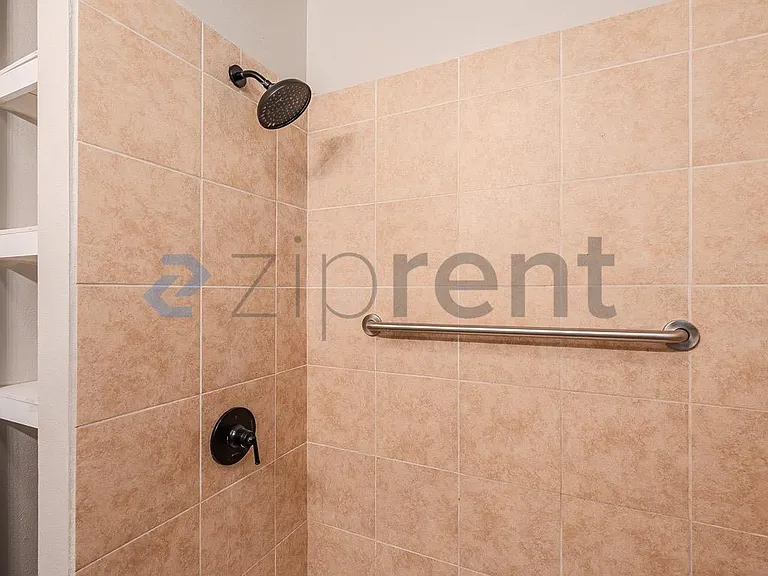 5818 Glenhurst Dr — Photo 24