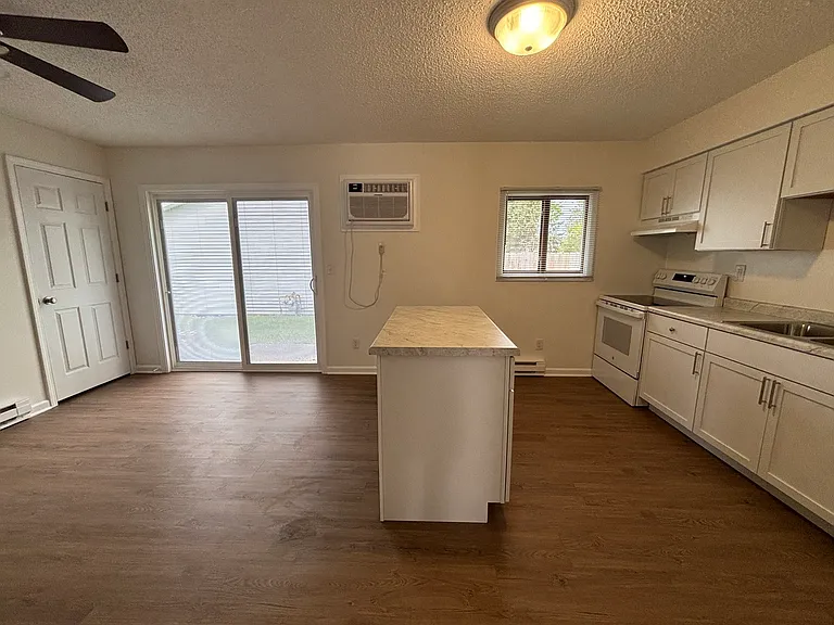 207 S King St #207 — Photo 6