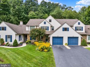 546 Kennelwoods Dr, Elverson, PA 19520