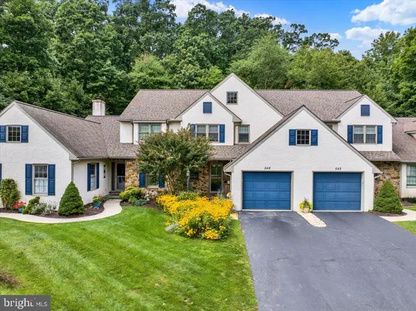 546 Kennelwoods Dr, Elverson, PA 19520