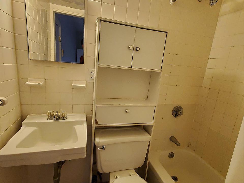 2nd image of 120 Charles St #9M