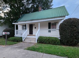 114 3rd St, Fountain Inn, SC 29644