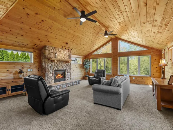 1839 Quebec St, Centerville, MN 55038