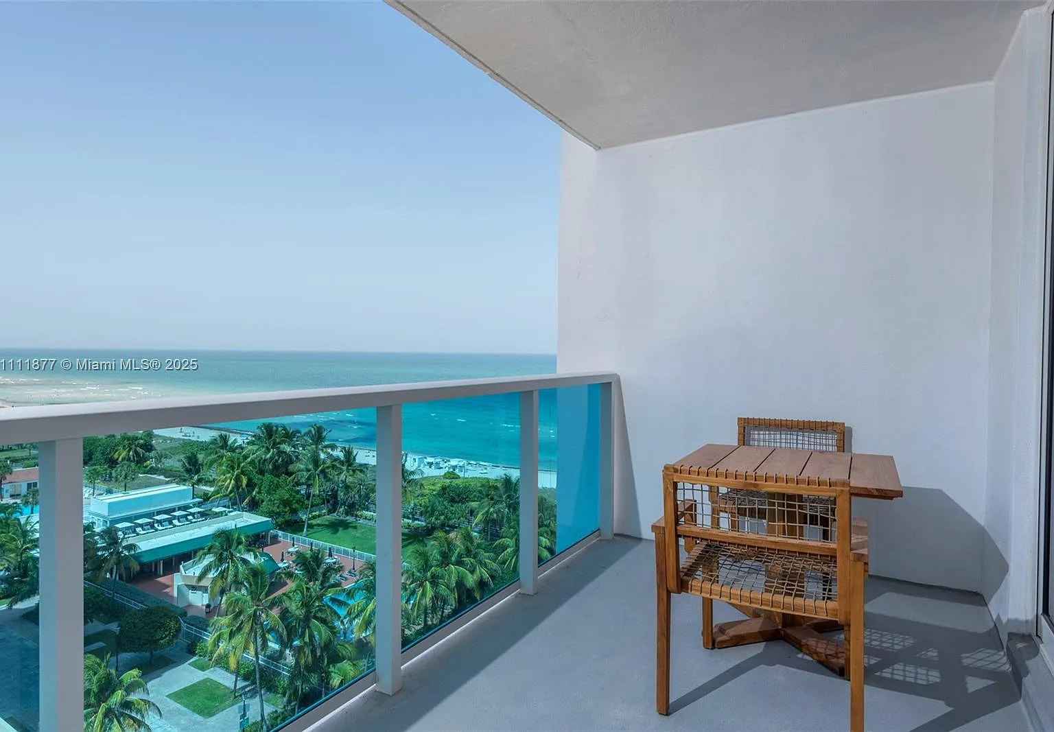 2399 Collins Avenue — Photo 4