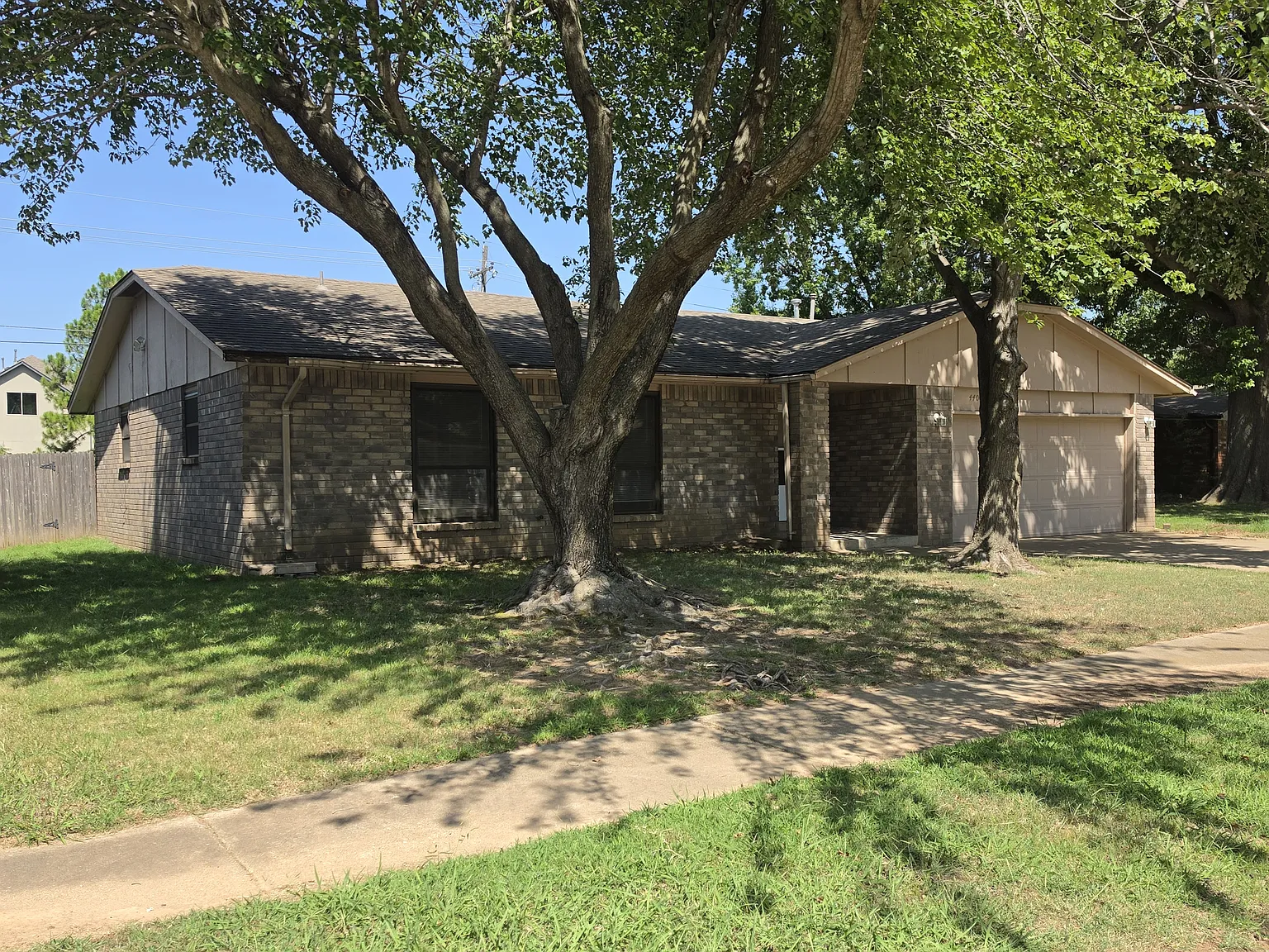 3 bed, 1456 sqft, $1,600 — Photo 1