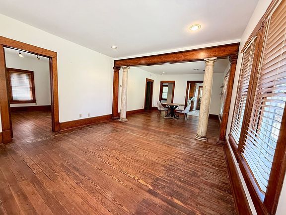 5th image of 202 S Lahoma Ave