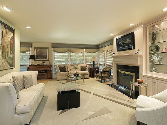 4th image of 1095 Linda Ln