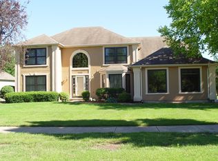 2432 Cloverdale Rd, Naperville, IL 60564