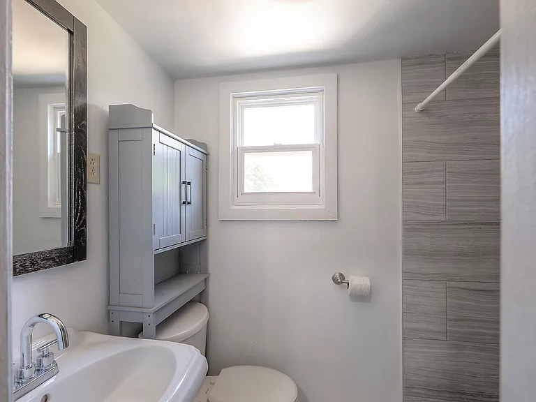 421 E Meyer Blvd — Photo 20