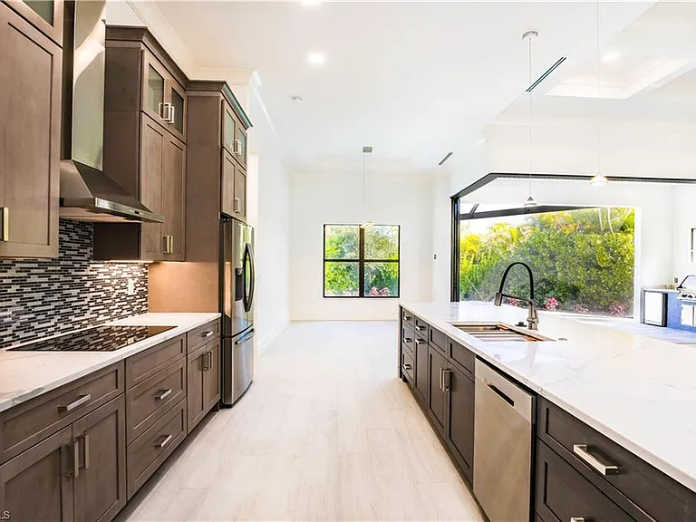 231 Legacy Ct — Photo 14