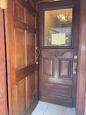 Sold by Remax IQ | media 4