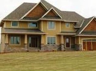 525 McCulley Rd, Maple Plain, MN 55359