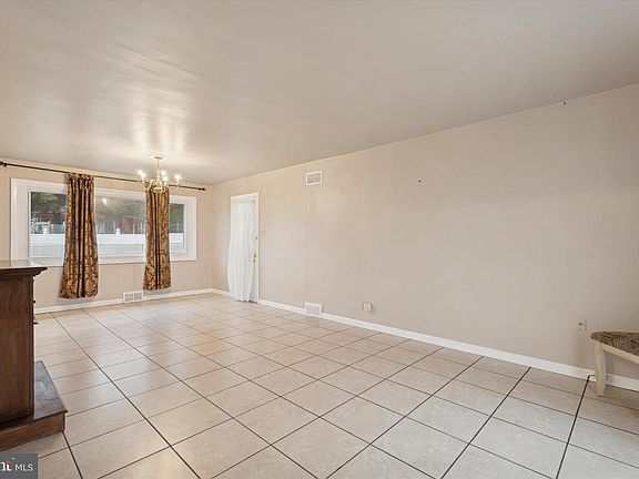 2nd image of 301 S New Ardmore Ave