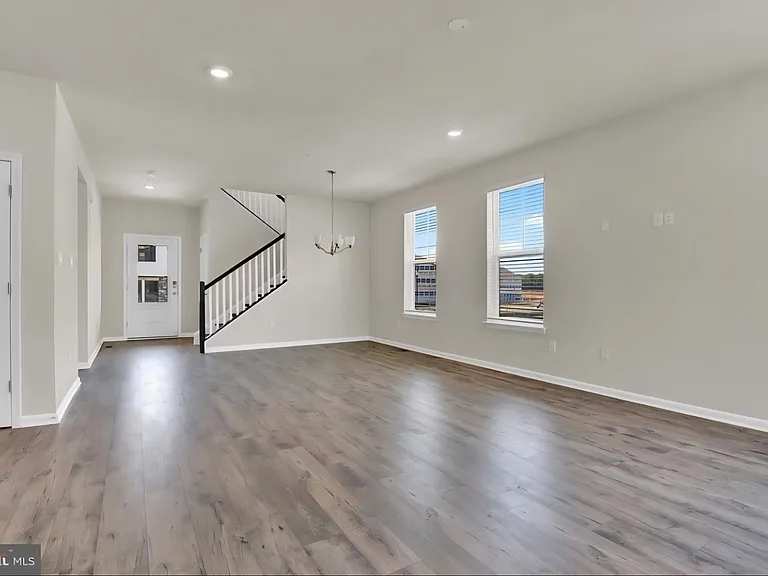 404 Constellation Ln — Photo 9