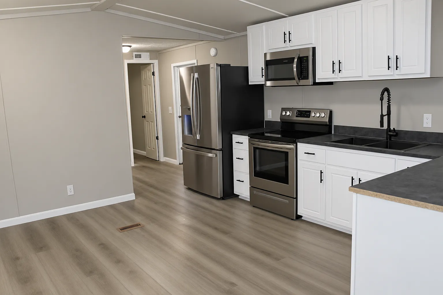 2 bed, 900 sqft, $1,100 — Photo 3