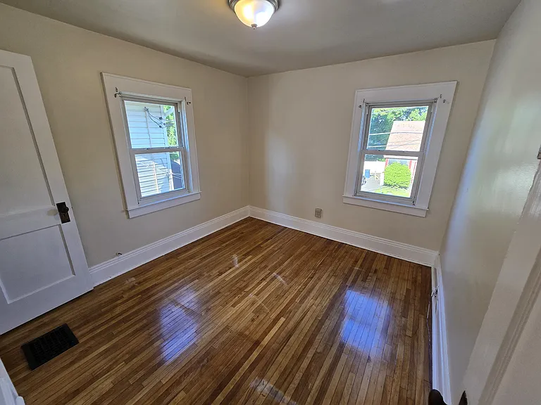 176 Mayar St — Photo 13
