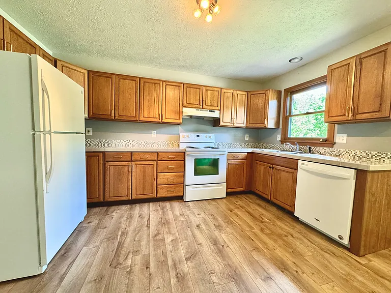 6791 Pleasantview St NE — Photo 3