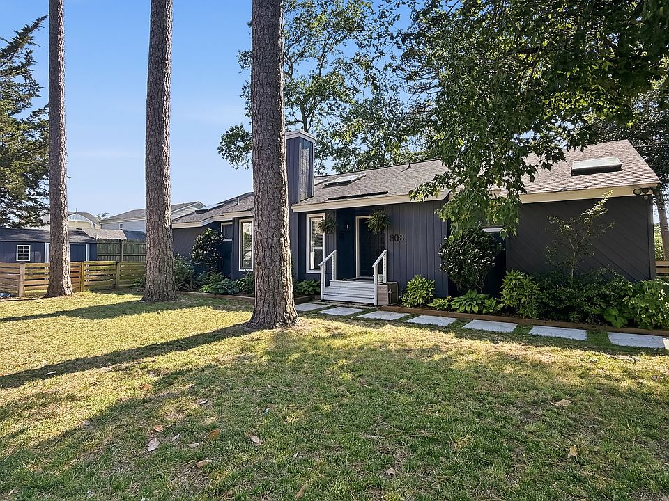 1st image of 808 Cypress Ave