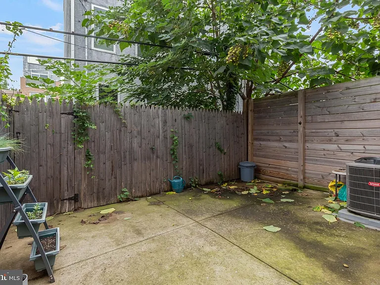 1525 S 19th St — Photo 12